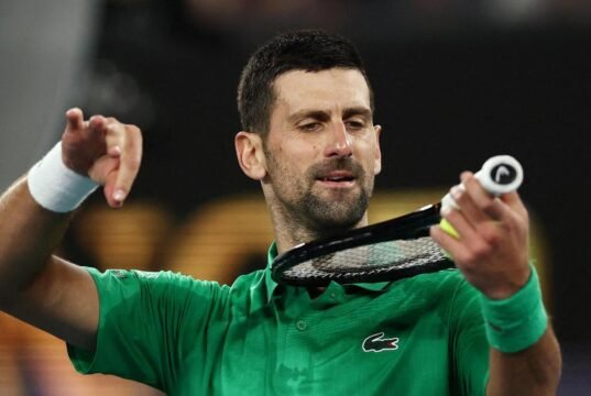 Abierto de Australia 2026: Novak Djokovic en cuartos de final tras la retirada de Mensik