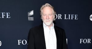 Timothy Busfield admitió que «no existía ningún protocolo» para tocar a los niños en el set