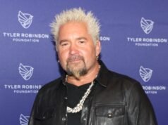 Guy Fieri ofrece información actualizada sobre su salud tras su hospitalización en silla de ruedas
