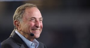 El comisionado de la NHL dice que vio una «rivalidad acalorada» en una noche