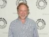 Timothy Busfield admitió haber comprado regalos para presuntas víctimas, dice orden judicial