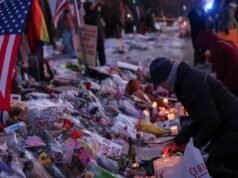 Actualizaciones en vivo sobre el tiroteo de ICE en Minneapolis: DHS agrega ‘cientos’ de agentes federales en Minnesota, dice Noem