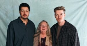 Película de Will Poulter y Noah Centineo recibe una gran ovación