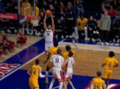 Anthony Dell’Orso de Arizona lanza a Koa Peat para un golpe de alley-oop contra el estado de Arizona