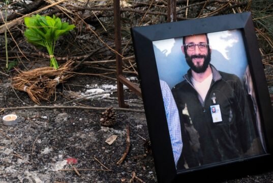 ‘Es falso’: Testigo del tribunal cuestiona el relato del DHS sobre el tiroteo en Minneapolis