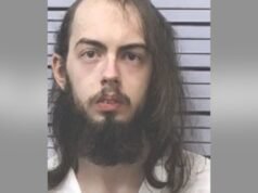 Adolescente acusado de matar a puñaladas a su padre delante de su abuela