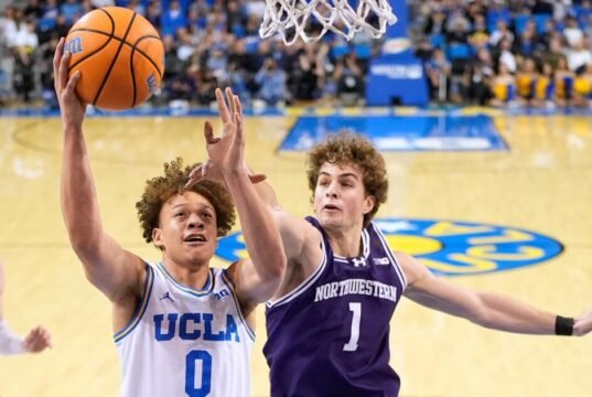 Tyler Bilodeau y Trent Perry impulsan a los hombres de UCLA más allá de Northwestern