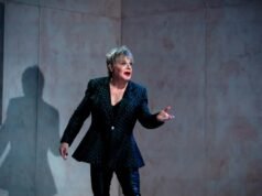 Eddie Izzard actúa en solitario en «Hamlet» ahora en el Teatro Montalbán