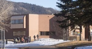 Jesse Strang, de 18 años, identificado como el tirador transgénero canadiense que mató a ocho personas antes de suicidarse