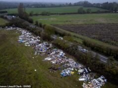 Misión de recaudación de fondos para ayudar a un agricultor de unos 80 años que se enfrenta a una factura de 40.000 libras esterlinas después de que unos volquetes arrojaran 200 toneladas de residuos en su tierra.