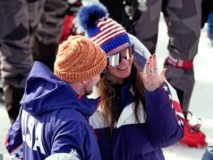 La estrella estadounidense de los Juegos Olímpicos de Invierno se compromete en la línea de meta… inmediatamente después de colapsar en el evento