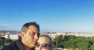 Detalles secretos y dramáticos de la violenta pelea entre Virginia Giuffre, víctima de Epstein, y su esposo están siendo revelados en una amarga batalla legal por su testamento.