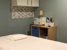 Pareja acusada de prostitución después de que un hombre de 71 años muriera de un ataque cardíaco durante un masaje desnudo en su salón de masajes