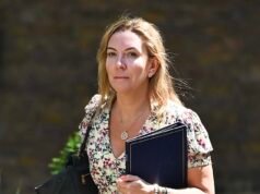 Starmer respalda a la Secretaria de Estado, Antonia Romeo, «porque suprimirá la difusión de los mensajes privados de Mandelson»