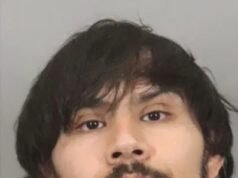 El finalista de Maestro del Año está acusado de ofrecer dinero a cambio de sexo a un agente encubierto que se hacía pasar por un niño de 13 años.