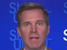 Demócrata que considera postularse para la presidencia rechaza la invitación de Trump a la Casa Blanca por «disputa racial»