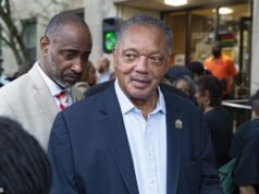 Jesse Jackson, ícono de los derechos civiles y ex candidato presidencial de Estados Unidos, muere a los 84 años, revela su familia