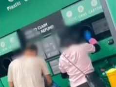 Dúo acusado de flagrante estafa de reciclaje mientras las imágenes revelan un truco furtivo que supuestamente usaron para engañar a la máquina