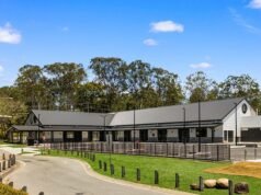 Por qué los australianos están furiosos con este pub rural recién construido que ofrece membresías de $299