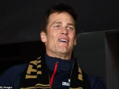 Tom Brady se une a Jason y Kylie Kelce en la final de hockey de los Juegos Olímpicos de Invierno entre Estados Unidos y Canadá