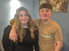 En la foto: Un niño de 17 años y una niña de 15, encontrados muertos en un parque de vacaciones, mientras un hombre de 33 años fue arrestado en relación con sus muertes.