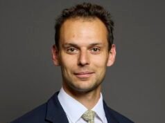 Dimite el ministro de Trabajo, en el centro del escándalo de los periodistas difamados