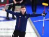 ¡Es el equipo GB contra los canadienses «tramposos»! Los británicos se interponen en el camino de rivales controvertidos después de la saga de los ‘dobles toques’, mientras la leyenda revela por qué Bruce Mouat no se quedó congelado en la final olímpica de curling