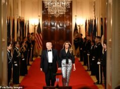Melania Trump deslumbra con pantalones plateados cuando llega a la controvertida cena del gobernador con su esposo Donald mientras docenas amenazan con boicotear después de la turbulenta semana del presidente.