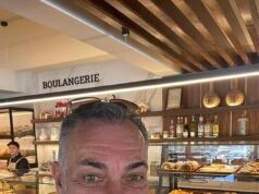 Los australianos se comprometen a boicotear el Coffee Club tras el comentario «apesta» del jefe