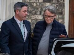 Peter Mandelson condena a la policía por arresto tras «sugerencia infundada de que planeaba abandonar el país y establecerse permanentemente en el extranjero»