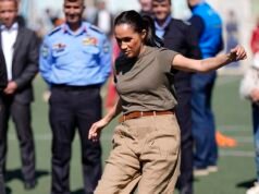 ¡Dóblalo como Meghan! La duquesa celebra su gol contra un niño y demuestra que está a la altura de Kate cuando se trata de jugar este hermoso juego.
