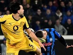 Atalanta elimina al Borussia Dortmund de la Liga de Campeones con el último tiro del partido mientras una entrada brutal y alta provoca TRES tarjetas rojas y un jugador empapado de sangre