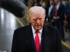 La última oportunidad de Trump para evitar una guerra total en Irán mientras el buque de guerra más poderoso del mundo se dirige al Golfo