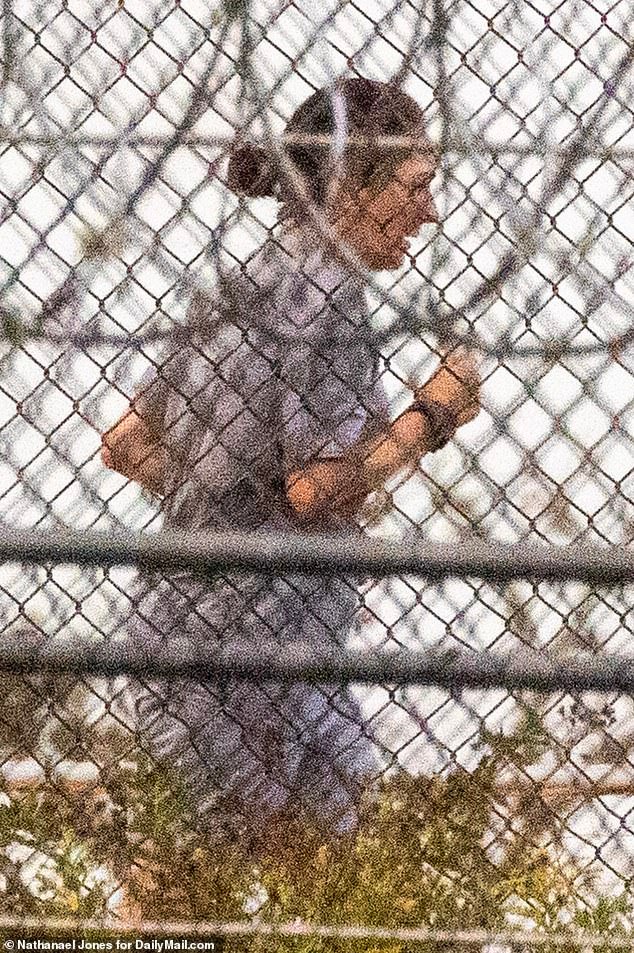 106707289-15595457-A_woman_incarcerated_with_Ghislaine_Maxwell_64_in_Florida_claime-a-2_1772129987934.jpg