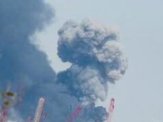 Irán dice que atacará todas las bases militares estadounidenses en Medio Oriente mientras sus misiles apuntan a la Quinta Flota en Bahréin.