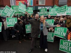 Los votantes nacidos en el extranjero se robaron las elecciones parciales, Farage está furioso: en medio de la creciente preocupación por el presunto fraude electoral, el líder reformista dice que permitir que ciudadanos no británicos ingresen a las cabinas de votación amenaza la democracia