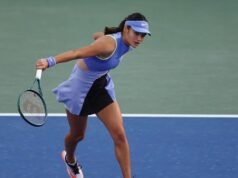 Raducanu no tiene prisa por encontrar un nuevo entrenador y prevé un «estilo de juego más agresivo»