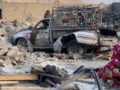 Pakistán está en “guerra abierta” con Afganistán, dice su ministro de Defensa