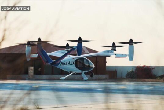 MIRA: Uber presenta su servicio de “taxi aéreo”