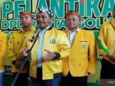 Bahlil tienta a Emil Dardak a unirse a Golkar