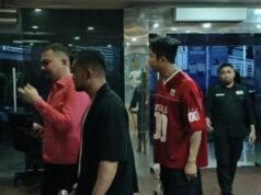 Oficina de Inmigración del Sur de Yakarta El DJ chino Cokok y el bailarín tailandés sospechosos de violar su permiso de residencia