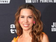 La estrella de Disney Christy Carlson Romano revela prueba de cáncer positiva