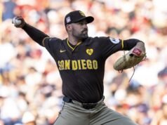 Matt Waldron de los Padres estará fuera indefinidamente después de un procedimiento para ‘drenar’ las hemorroides