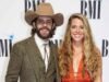 Thomas Rhett y Lauren Akins dan la bienvenida a su quinto bebé