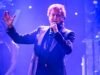 Noticias “muy deprimentes” de Barry Manilow: más aplazamientos de conciertos