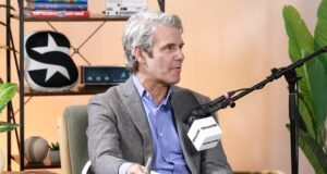 Andy Cohen publica un hermoso mensaje para Mary Cosby tras la muerte de su hijo