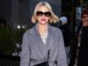 El look cruzado manos libres de Naomi Watts es fácil de copiar por $30