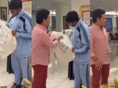 MIRAR: Sachin Tendulkar rinde homenaje al capitán ganador de la Copa Mundial U19, Ayush Mhatre, con una camiseta de prueba especial firmada