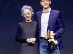 Ganadores de los premios “Departure” y “Bon Appetit, Your Majesty” en los premios CJ ENM