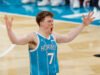 Kon Knueppel de los Hornets bate el récord de novato de la NBA de triples anotados en una sola temporada